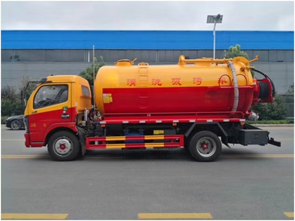 東風(fēng)大多利卡8方 清洗吸污車